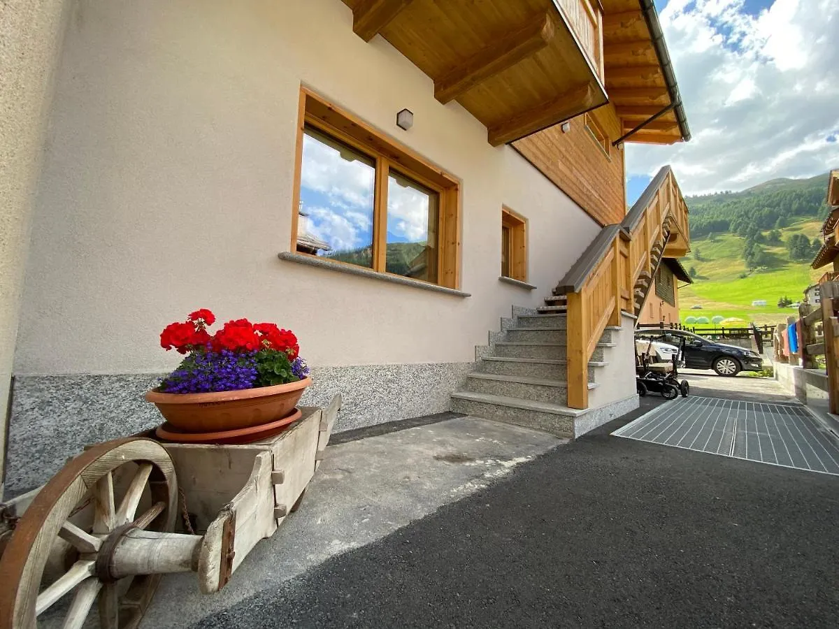 Alaska Charm House Livigno 0*,