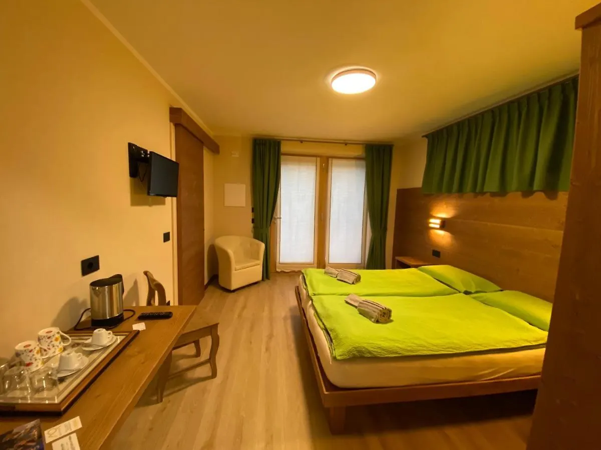 Alaska Charm House Livigno 0*,  Włochy